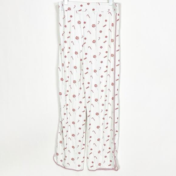 Shrimp and Grits Serendipity Peppermint Pajama Set - Picture 10 of 11